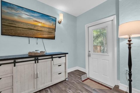 House in Saint Petersburg, Florida 2 bedrooms, 72.46 sq.m. № 2237478 - photo 7