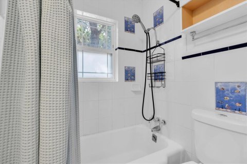 House in Saint Petersburg, Florida 2 bedrooms, 72.46 sq.m. № 2237478 - photo 17