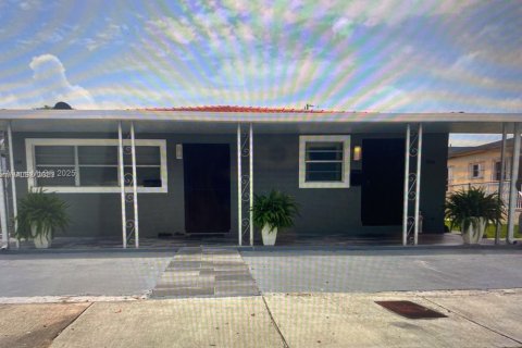 House in Miami, Florida 1 bedroom, 64.57 sq.m. № 1953623 - photo 11