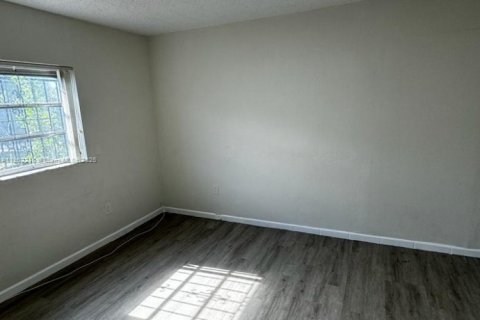 House in Miami, Florida 1 bedroom, 64.57 sq.m. № 1953623 - photo 7