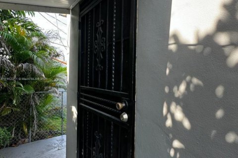House in Miami, Florida 1 bedroom, 64.57 sq.m. № 1953623 - photo 12