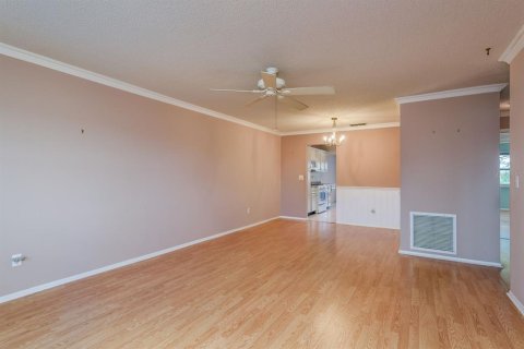 Condo in Saint Petersburg, Florida, 2 bedrooms  № 1907405 - photo 10