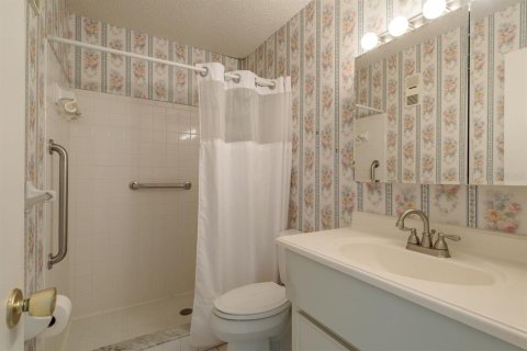 Condo in Saint Petersburg, Florida, 2 bedrooms  № 1907405 - photo 25