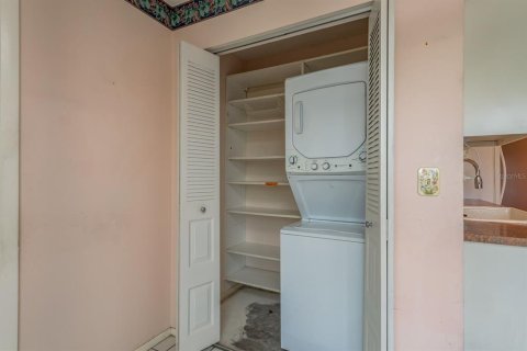 Condo in Saint Petersburg, Florida, 2 bedrooms  № 1907405 - photo 29