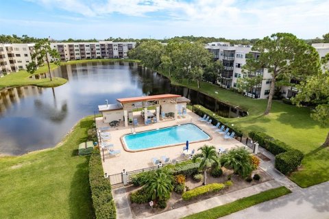Condo in Saint Petersburg, Florida, 2 bedrooms  № 1907405 - photo 5