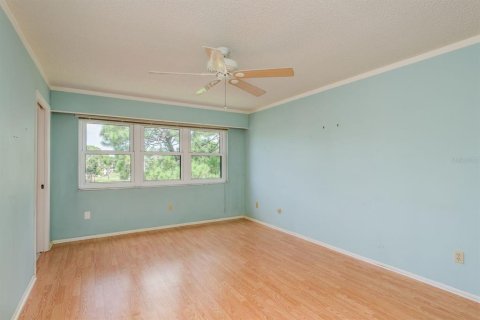 Condo in Saint Petersburg, Florida, 2 bedrooms  № 1907405 - photo 23