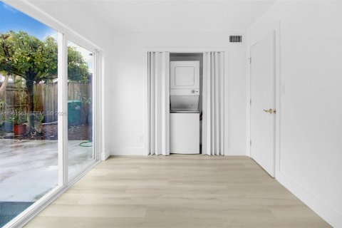 Townhouse in Miami, Florida 3 bedrooms, 126.81 sq.m. № 2024361 - photo 16