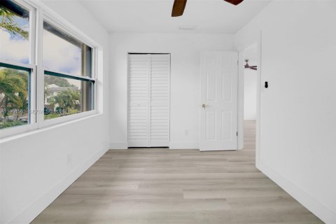 Townhouse in Miami, Florida 3 bedrooms, 126.81 sq.m. № 2024361 - photo 18