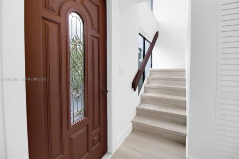 Townhouse in Miami, Florida 3 bedrooms, 126.81 sq.m. № 2024361 - photo 11