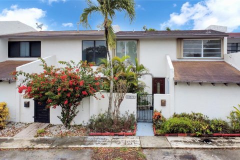 Townhouse in Miami, Florida 3 bedrooms, 126.81 sq.m. № 2024361
