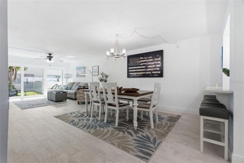 Condominio en venta en Clearwater, Florida, 2 dormitorios, 130.99 m2 № 2297260 - foto 10