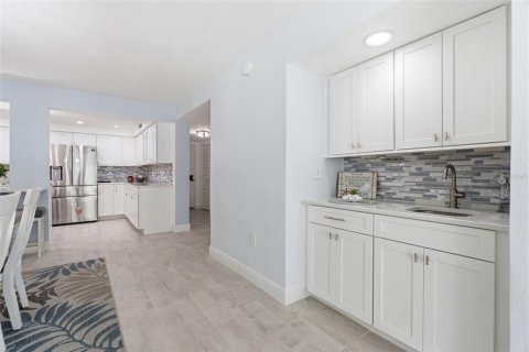 Condominio en venta en Clearwater, Florida, 2 dormitorios, 130.99 m2 № 2297260 - foto 19