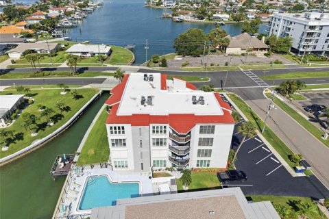 Condo in Clearwater, Florida, 2 bedrooms  № 2297260