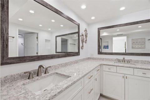 Condominio en venta en Clearwater, Florida, 2 dormitorios, 130.99 m2 № 2297260 - foto 27