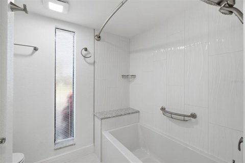 Condominio en venta en Clearwater, Florida, 2 dormitorios, 130.99 m2 № 2297260 - foto 30