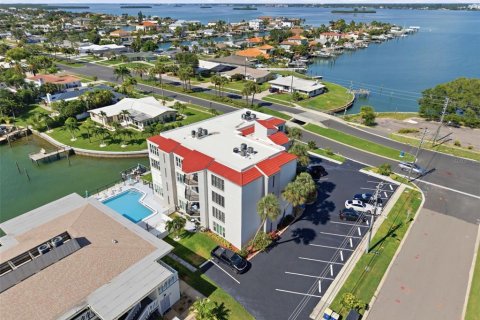 Condominio en venta en Clearwater, Florida, 2 dormitorios, 130.99 m2 № 2297260 - foto 4