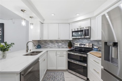 Condominio en venta en Clearwater, Florida, 2 dormitorios, 130.99 m2 № 2297260 - foto 13