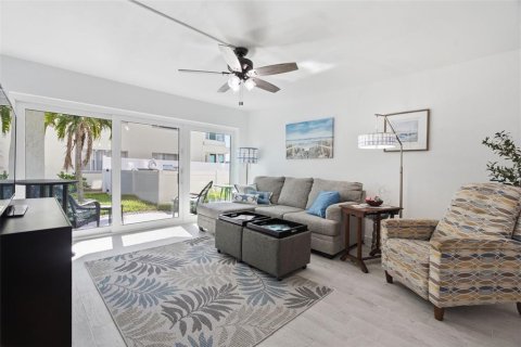 Condominio en venta en Clearwater, Florida, 2 dormitorios, 130.99 m2 № 2297260 - foto 20