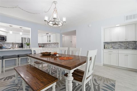 Condominio en venta en Clearwater, Florida, 2 dormitorios, 130.99 m2 № 2297260 - foto 17