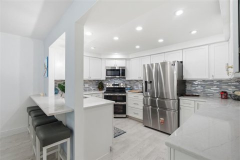 Condominio en venta en Clearwater, Florida, 2 dormitorios, 130.99 m2 № 2297260 - foto 11