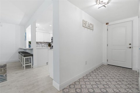 Condominio en venta en Clearwater, Florida, 2 dormitorios, 130.99 m2 № 2297260 - foto 8