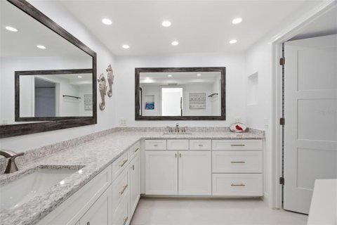 Condominio en venta en Clearwater, Florida, 2 dormitorios, 130.99 m2 № 2297260 - foto 28