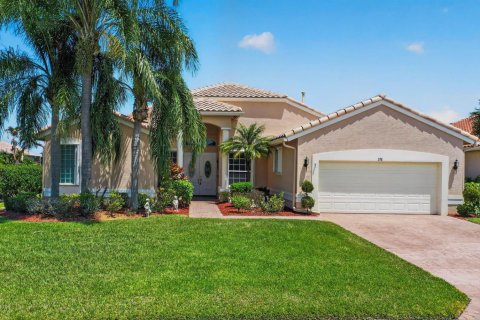 House in Port St. Lucie, Florida 3 bedrooms, 236.44 sq.m. № 2175428 - photo 2
