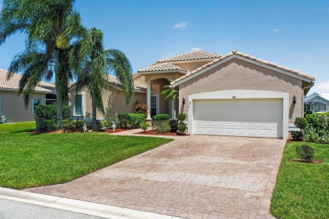 House in Port St. Lucie, Florida 3 bedrooms, 236.44 sq.m. № 2175428 - photo 3