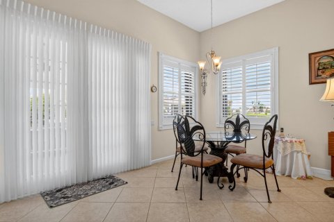 House in Port St. Lucie, Florida 3 bedrooms, 236.44 sq.m. № 2175428 - photo 23