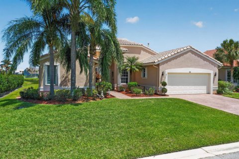 House in Port St. Lucie, Florida 3 bedrooms, 236.44 sq.m. № 2175428 - photo 4