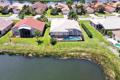House in Port St. Lucie, Florida 3 bedrooms, 236.44 sq.m. № 2175428 - photo 9