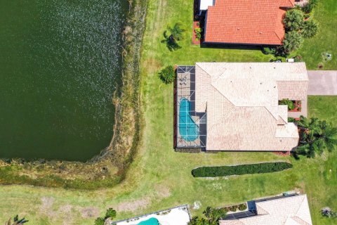 House in Port St. Lucie, Florida 3 bedrooms, 236.44 sq.m. № 2175428 - photo 6