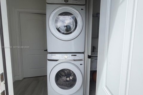 Villa ou maison à vendre à Fort Lauderdale, Floride: 6 chambres, 143.44 m2 № 1990225 - photo 4