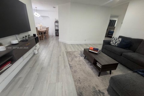 Villa ou maison à vendre à Fort Lauderdale, Floride: 6 chambres, 143.44 m2 № 1990225 - photo 21