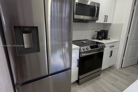 Villa ou maison à vendre à Fort Lauderdale, Floride: 6 chambres, 143.44 m2 № 1990225 - photo 7