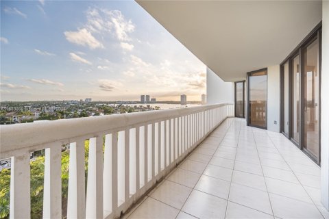 Condominio en venta en Aventura, Florida, 2 dormitorios, 144.93 m2 № 1985562 - foto 5