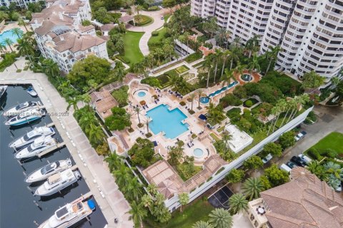 Condominio en venta en Aventura, Florida, 2 dormitorios, 144.93 m2 № 1985562 - foto 2