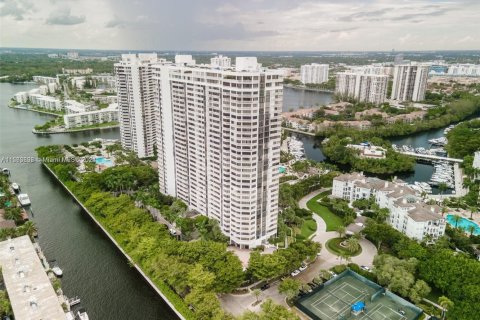 Condominio en venta en Aventura, Florida, 2 dormitorios, 144.93 m2 № 1985562 - foto 1