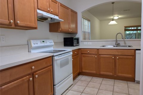 Condo in Gainesville, Florida, 2 bedrooms  № 1901345 - photo 2