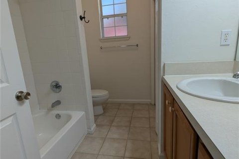 Condo in Gainesville, Florida, 2 bedrooms  № 1901345 - photo 11
