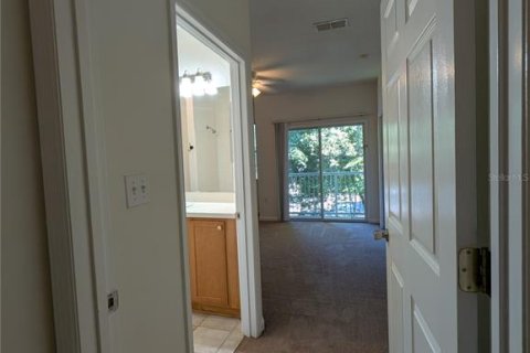 Condo in Gainesville, Florida, 2 bedrooms  № 1901345 - photo 8