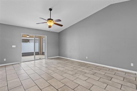House in Haines City, Florida 3 bedrooms, 152.55 sq.m. № 1917674 - photo 6