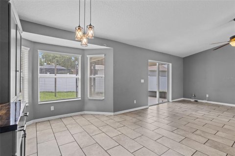 House in Haines City, Florida 3 bedrooms, 152.55 sq.m. № 1917674 - photo 15
