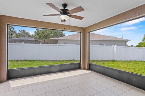 House in Haines City, Florida 3 bedrooms, 152.55 sq.m. № 1917674 - photo 28