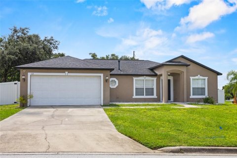 House in Haines City, Florida 3 bedrooms, 152.55 sq.m. № 1917674 - photo 2