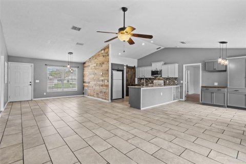 House in Haines City, Florida 3 bedrooms, 152.55 sq.m. № 1917674 - photo 8