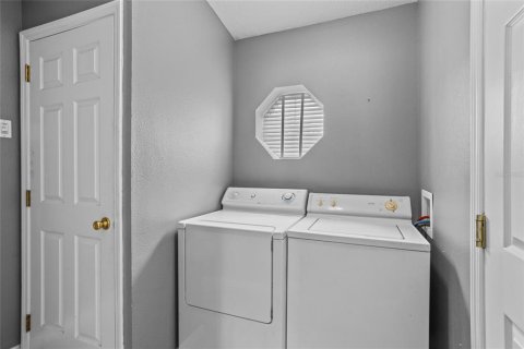 House in Haines City, Florida 3 bedrooms, 152.55 sq.m. № 1917674 - photo 16