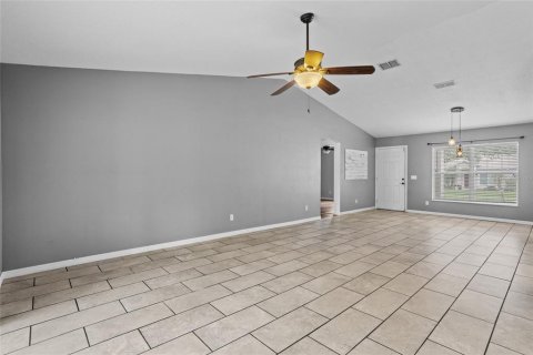 House in Haines City, Florida 3 bedrooms, 152.55 sq.m. № 1917674 - photo 5