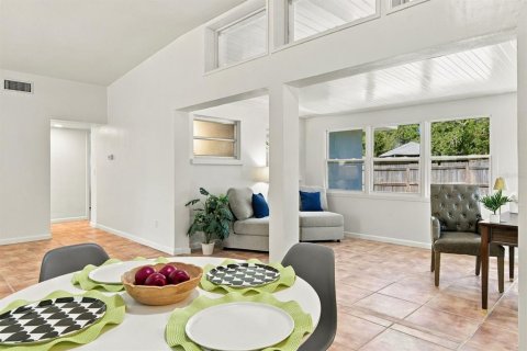 Villa ou maison à vendre à Clearwater, Floride: 4 chambres, 117.8 m2 № 2429609 - photo 6