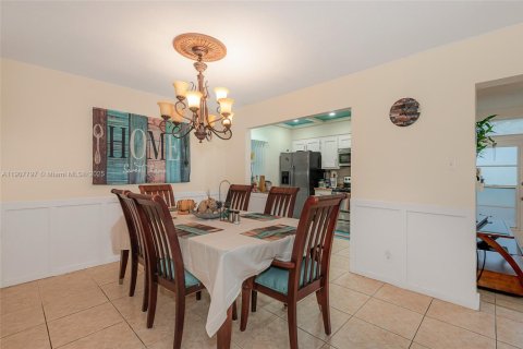 Villa ou maison à vendre à Tamarac, Floride: 2 chambres, 134.06 m2 № 1964273 - photo 13